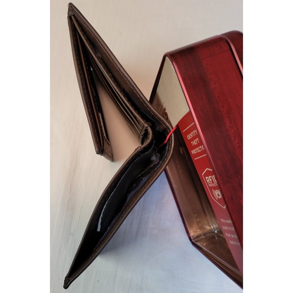 Levi's Mens RFID Traveler Extended Bifold Wallet Brown RFID Protection ID Window - Picture 7 of 8